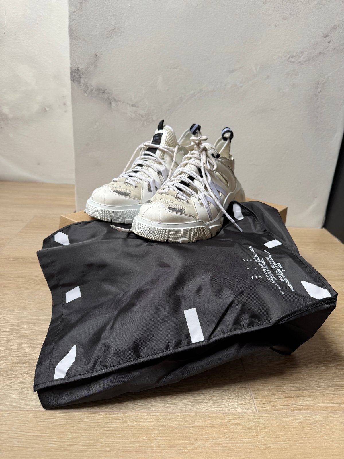 Alexander McQueen schoenen met bijbehorende doos, Ophalen, Wit, Sneakers of Gympen, Zo goed als nieuw