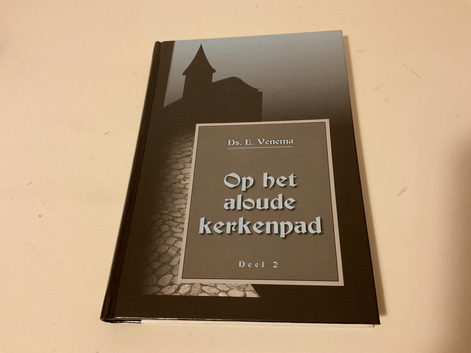 Ds. E. Venema, Op het aloude kerkenpad deel 2, Ophalen of Verzenden, Zo goed als nieuw