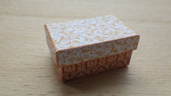 Poppenhuis: Goudkleurige Naaldhakken in Doos, Verzamelen, Ophalen of Verzenden, Nieuw, Poppenhuis