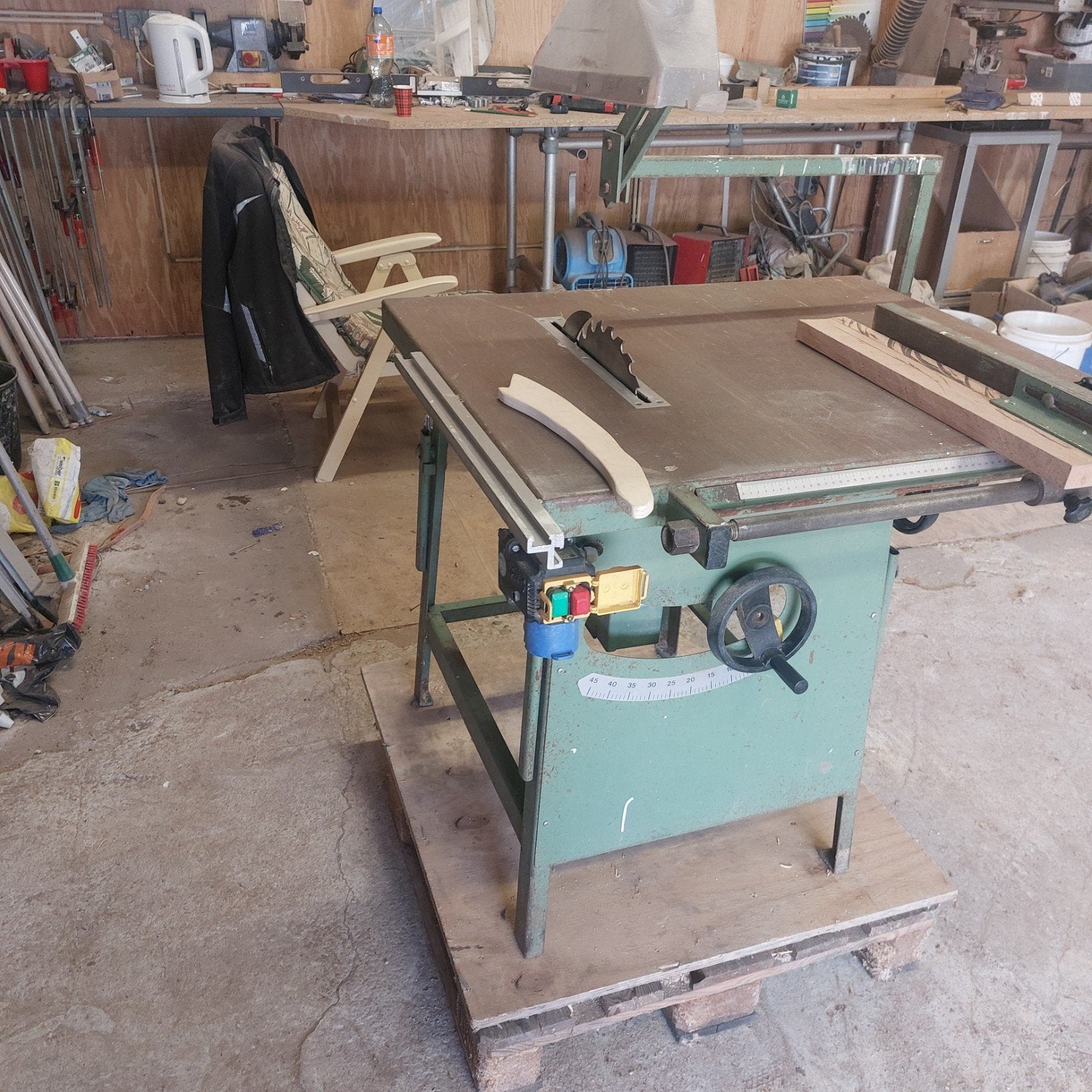 Harwi zaagtafel incl afzuiger, Ophalen, Gebruikt, Cirkelzaag, 70 mm of meer