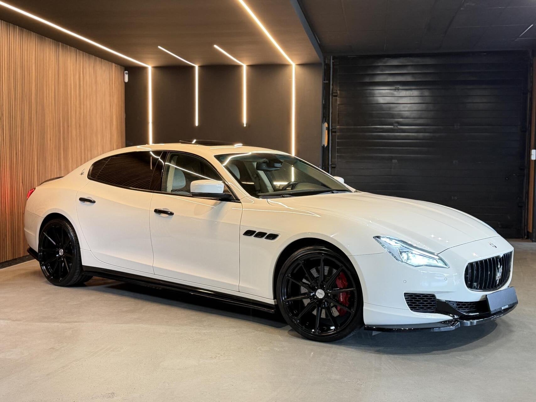 Foto 30 van Maserati Quattroporte 3.8 GTS V8|Pano|Vossen|Maxton|B&W|22"