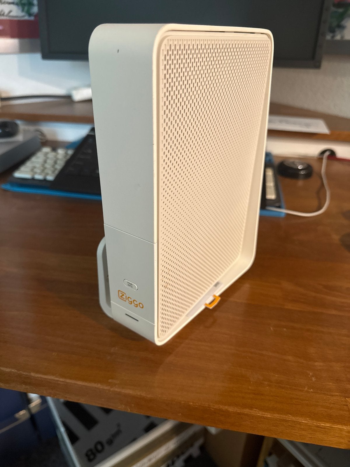 Ziggo Connectbox modem/router, Computers en Software, Ophalen of Verzenden, Gebruikt, Router met modem