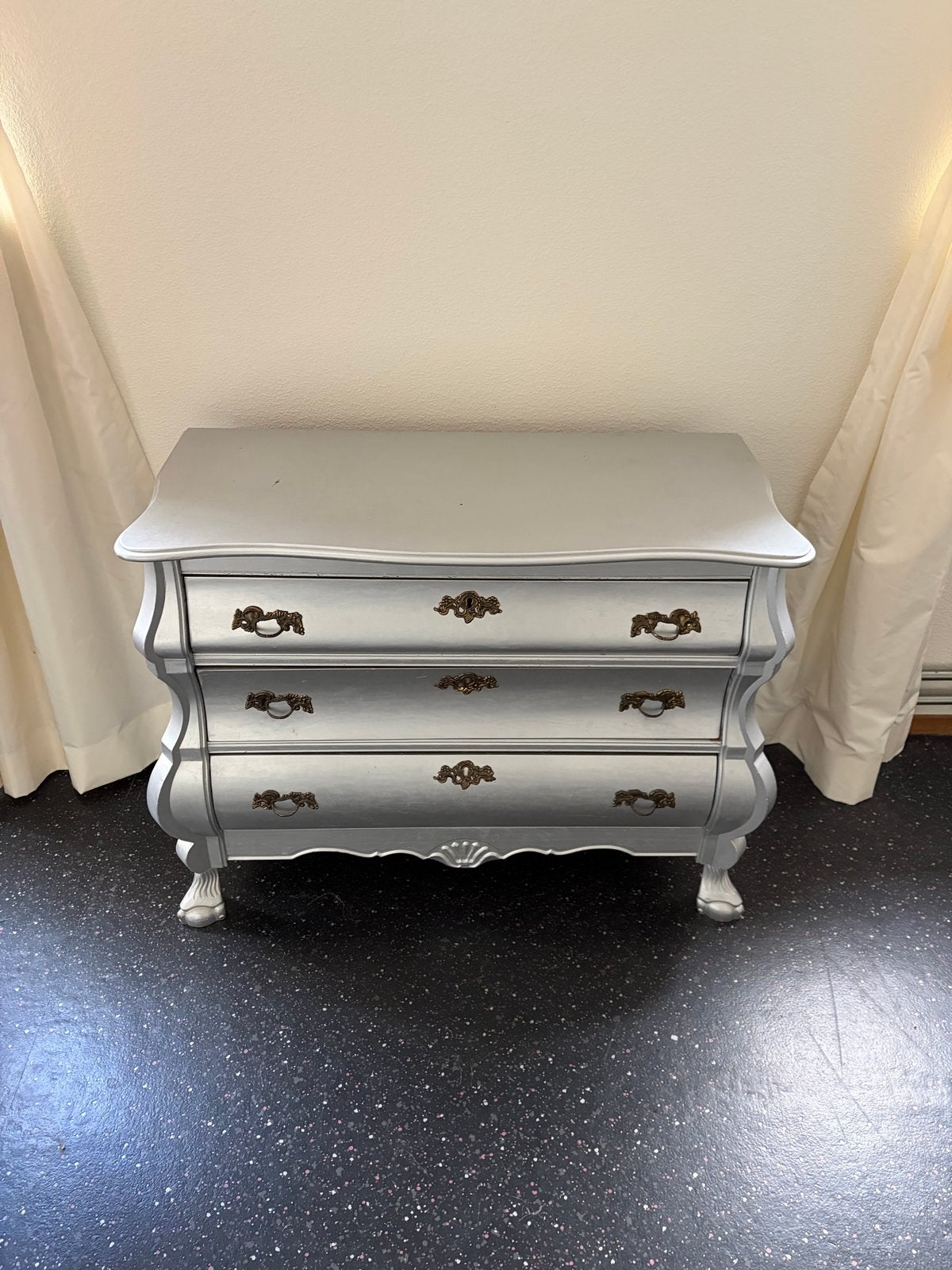 Zilverkleurige commode met 3 lades, Ophalen