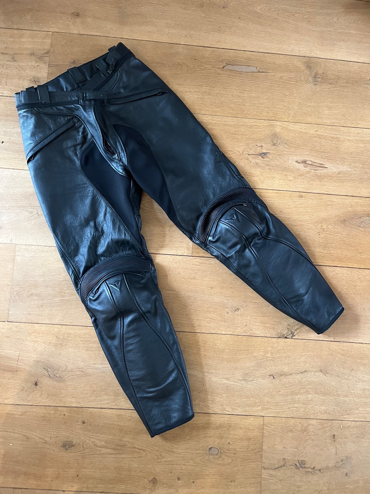 Dainese Lederen Motorbroek Maat 52 - Zeer Goede Staat, Motoren, Ophalen of Verzenden, Tweedehands, Heren, Broek | leer