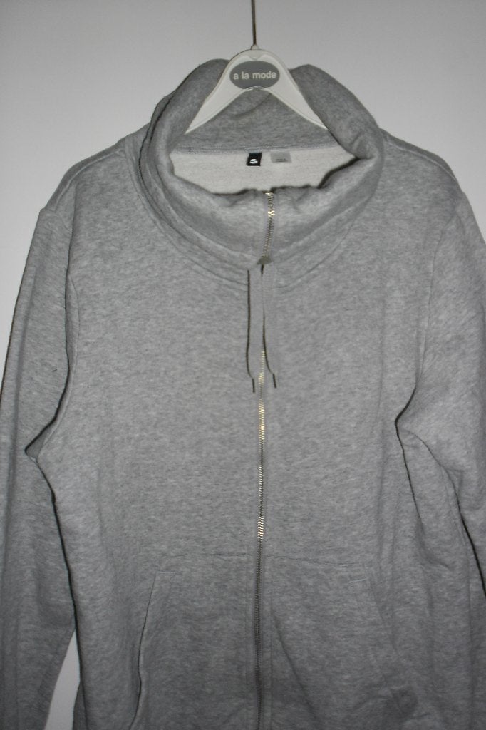 Grijze herensweater vest in maat S/M, Maat 48/50 (M), Ophalen of Verzenden, Zo goed als nieuw, Grijs