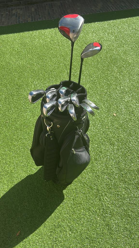 Bennington tas inc golf clubs, Sport en Fitness, Golf, Ophalen, Zo goed als nieuw, Set