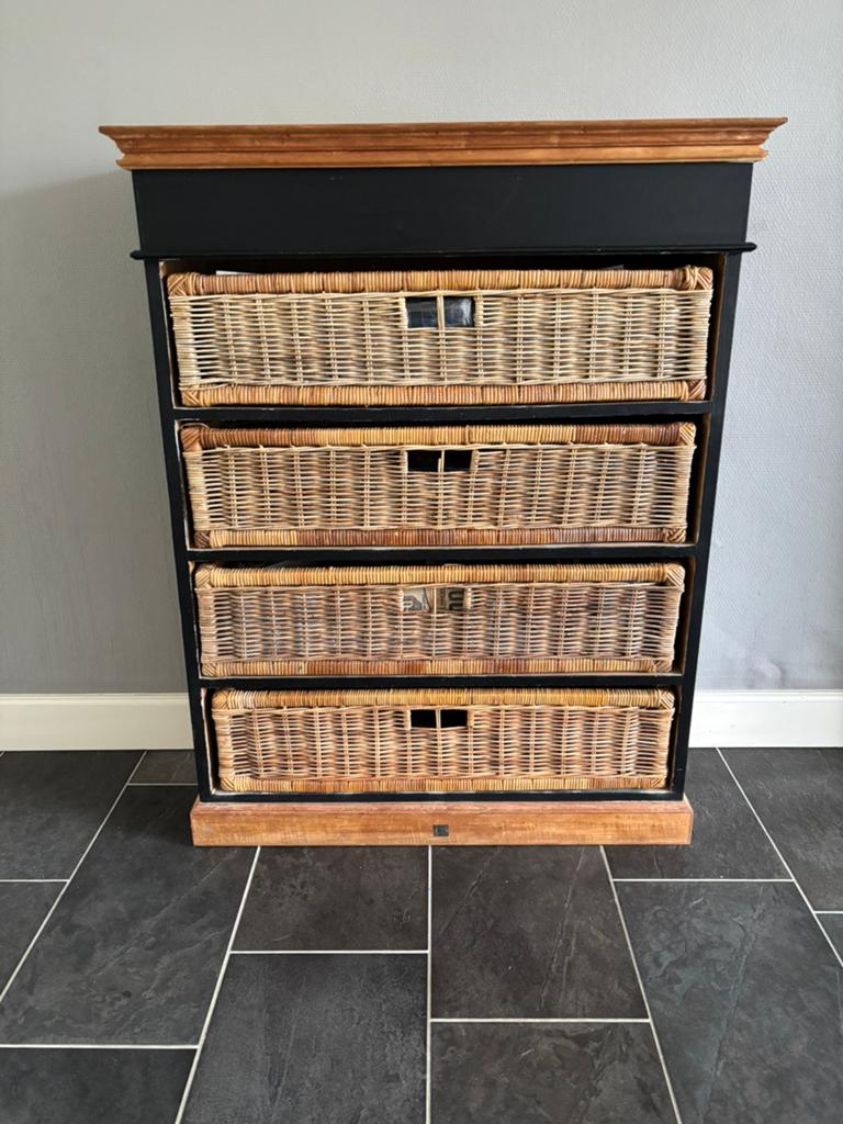 Riviera maison rattan ladenkast, Ophalen, Gebruikt, 100 tot 150 cm, 100 tot 150 cm