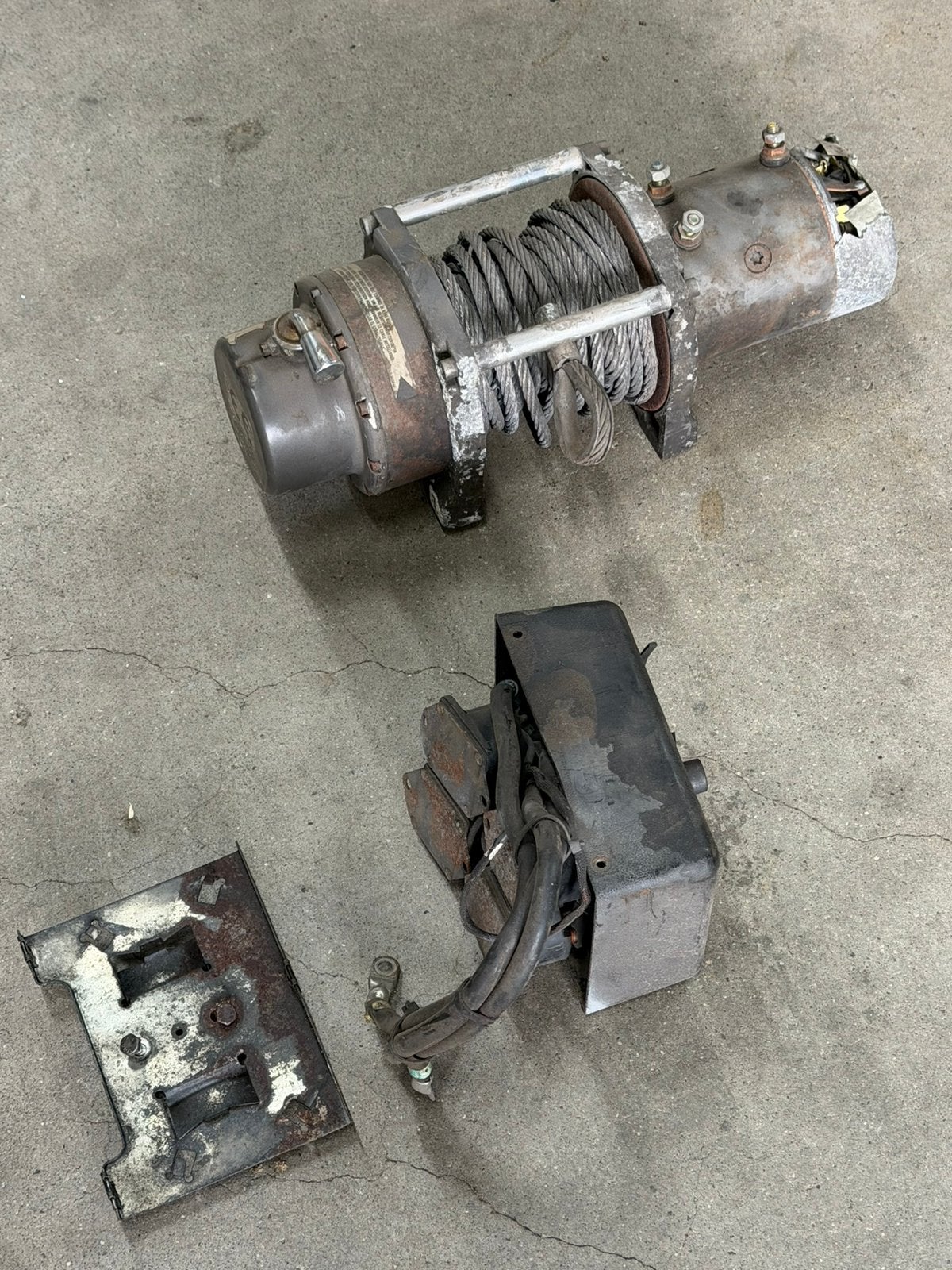 Warn lier auto lier 4x4 winch 3600 kg   !! Lees tekst, Ophalen, Gebruikt, Elektrisch
