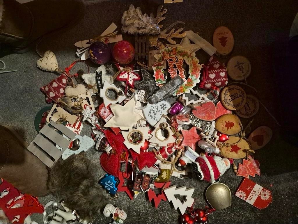 65 stuks en misschien meer: kerst versieringen., Ophalen
