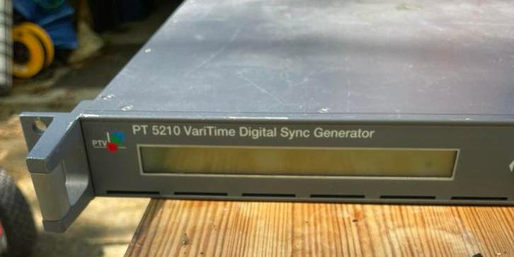 PTV type PT 5210 digitale generator beeld - geluid, Ophalen, Zo goed als nieuw