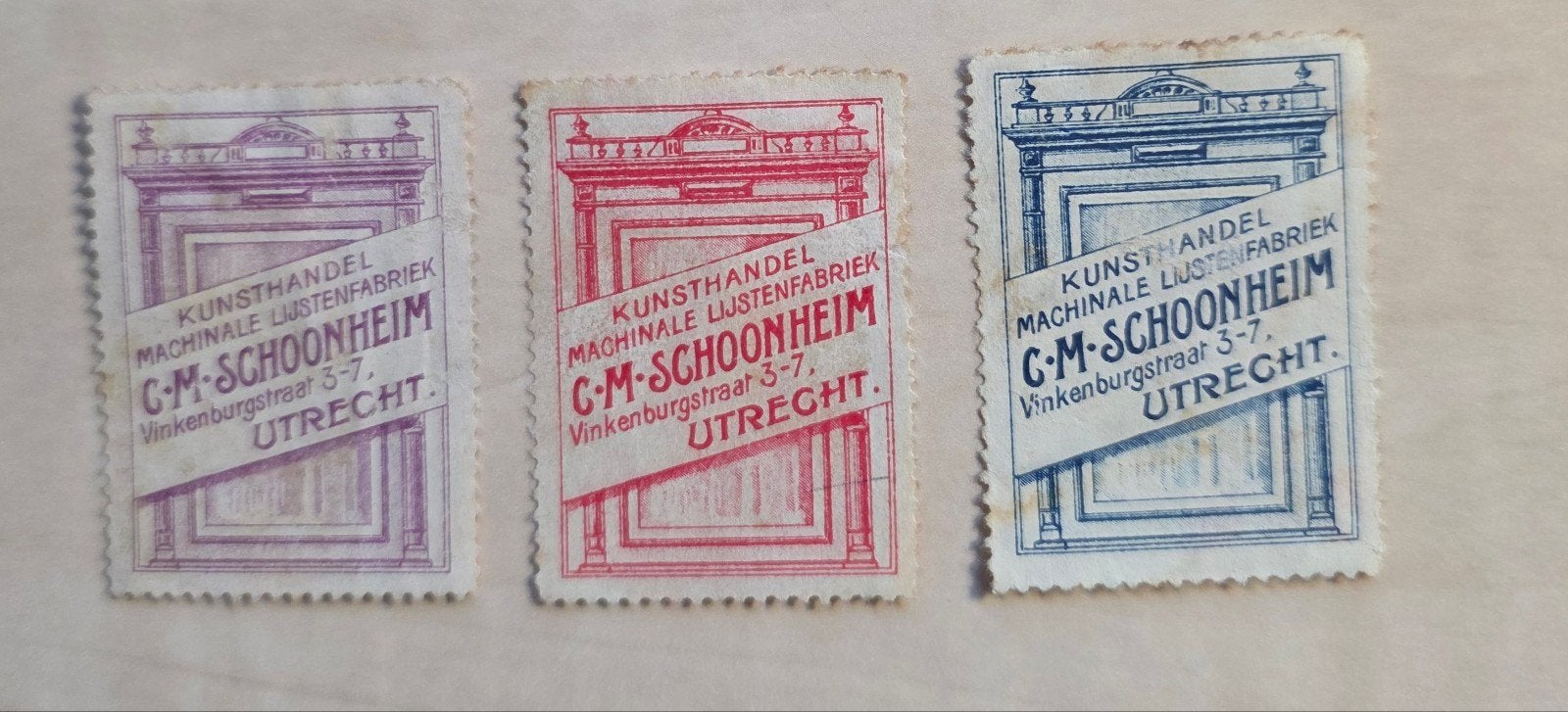 43) 3 SLUITZEGELS KUNSTHANDEL C.M. SCHOONHEIM UTRECHT, Verzenden, Overige thema's