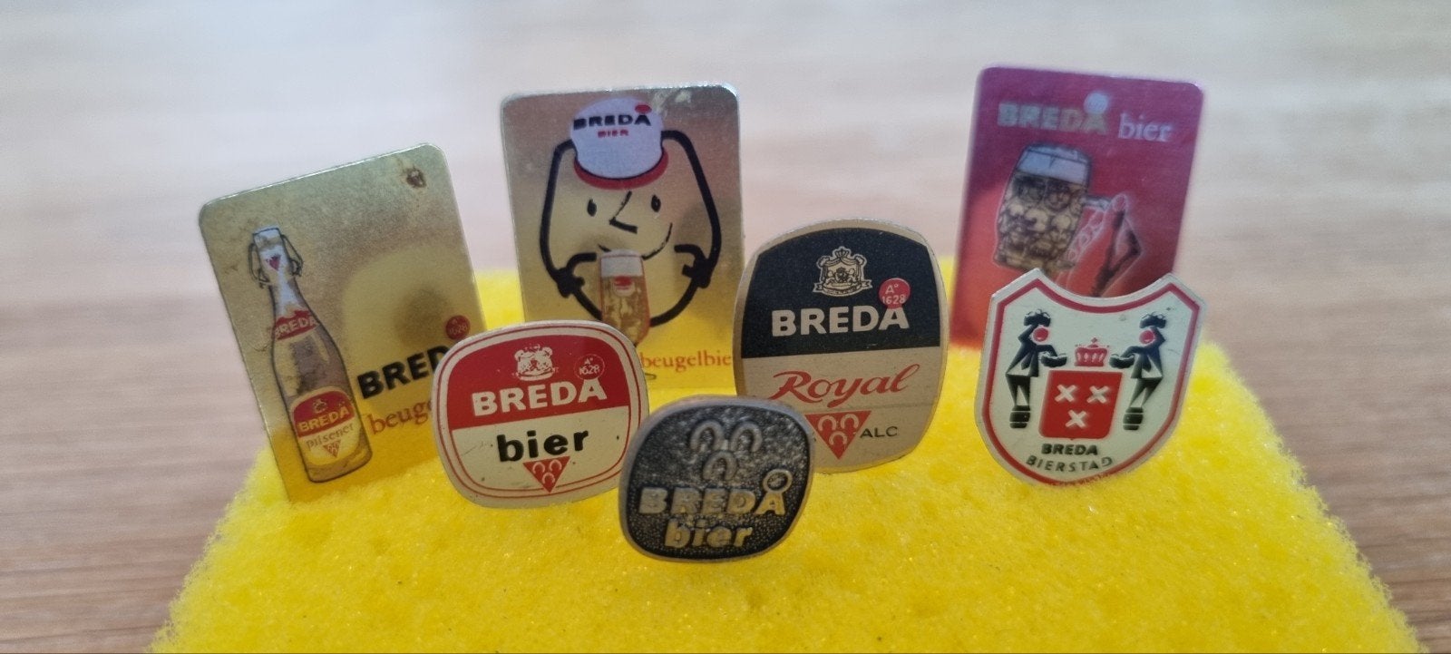 Breda bier brouwerij antiek pins reclame bordjes, Ophalen of Verzenden, Gebruikt, Overige onderwerpen, Speldje of Pin