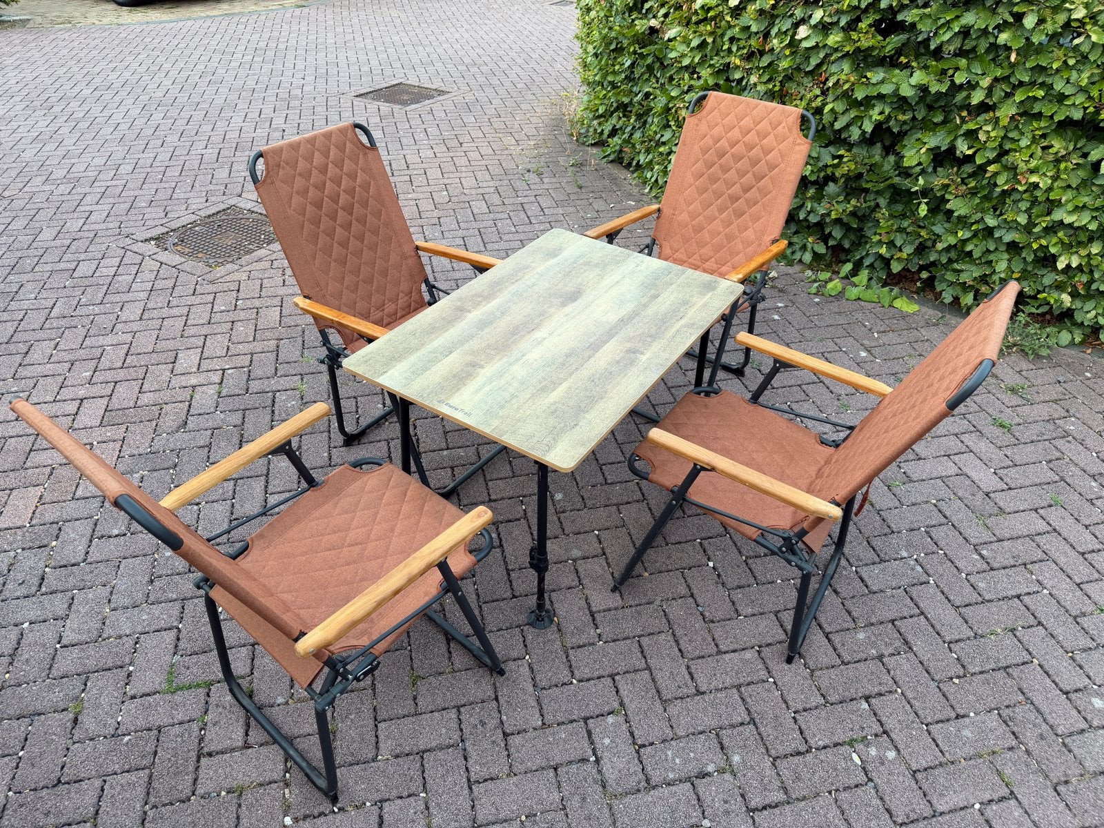Eurotrail Campingtafel Rochefort met 4 Bo-Camp stoelen, Ophalen, Zo goed als nieuw, Campingtafel