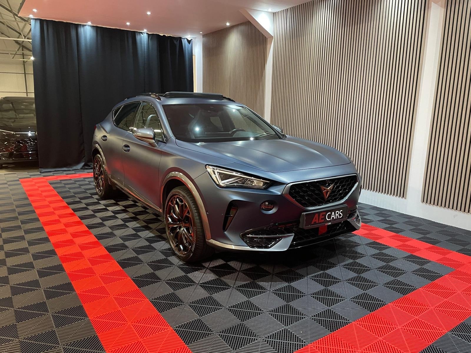 CUPRA Formentor 1.4 e-Hybrid VZ Copper Edition Pano Cam Led, Auto's, Automaat, Gebruikt, Zwart, 4 cilinders