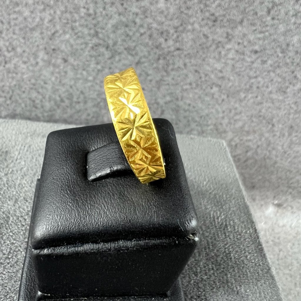 Gouden Ring | 22k | 3,54g | bandring | 16,75 | 416844, Gebruikt, Ophalen of Verzenden, Kleiner dan 17, Dame