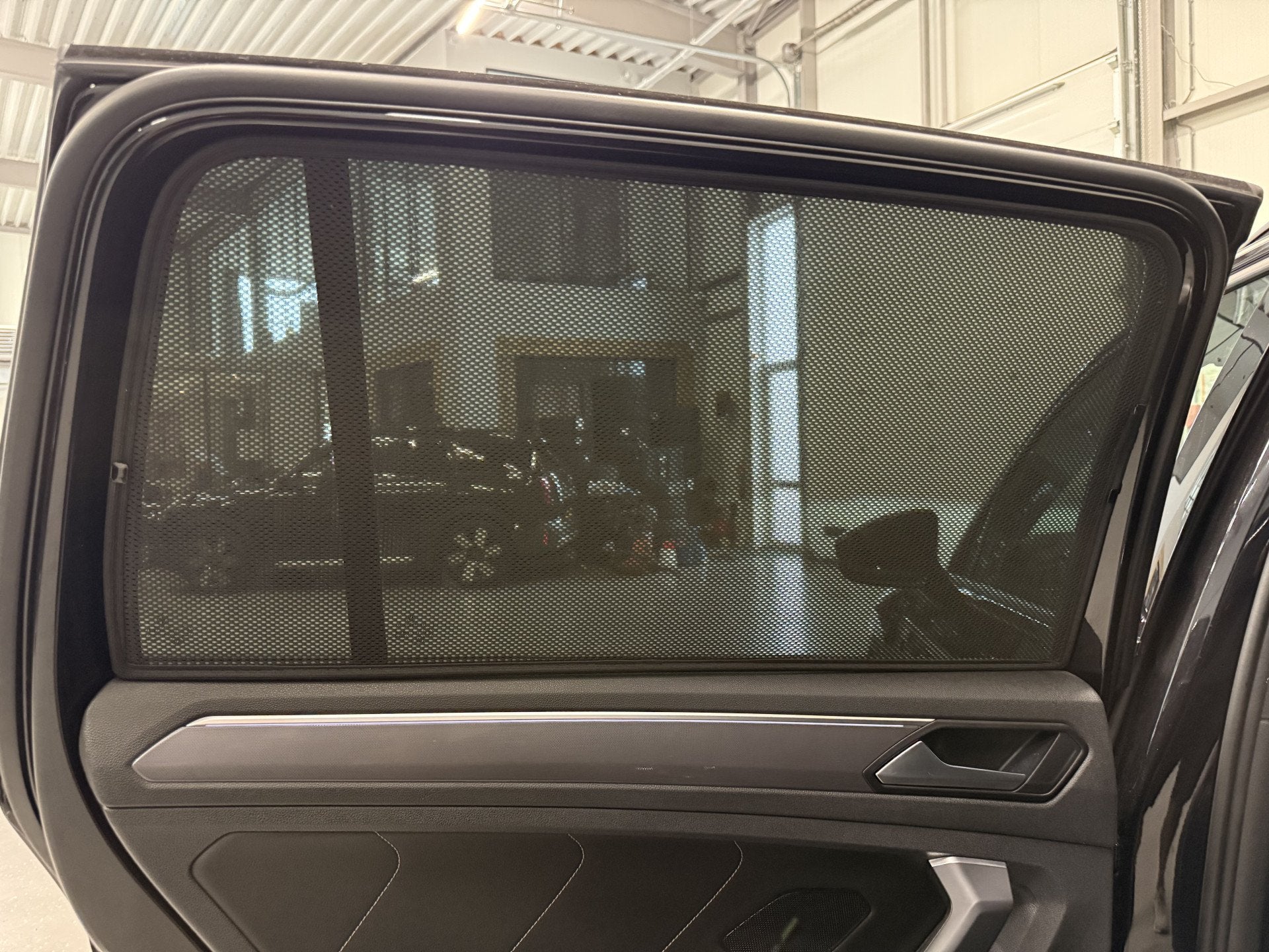Foto 44 van Volkswagen Tiguan 2.0 TSI 4Motion 3x R-Line BLACK PANO/VOL-L
