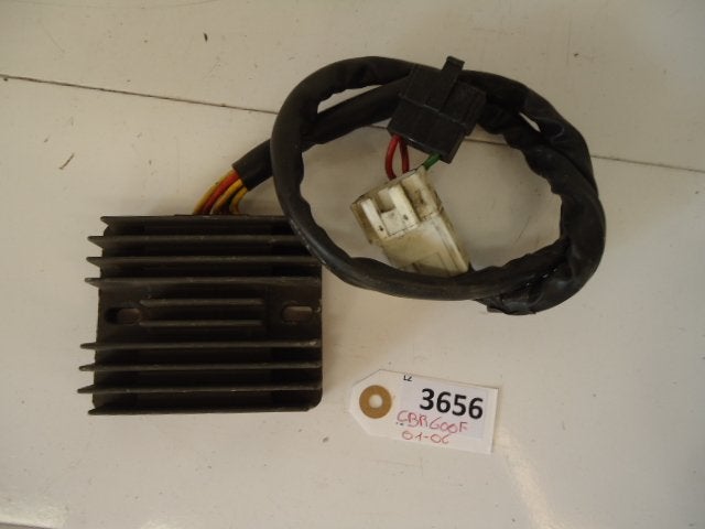 CBR600F 2001 - 2006 Honda Spanningsregelaar D1-22386