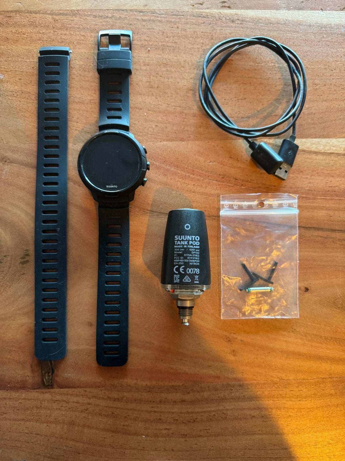 Suunto D5 + Tankpod, Watersport en Boten, Duiken, Ophalen of Verzenden, Zo goed als nieuw, Duikcomputer