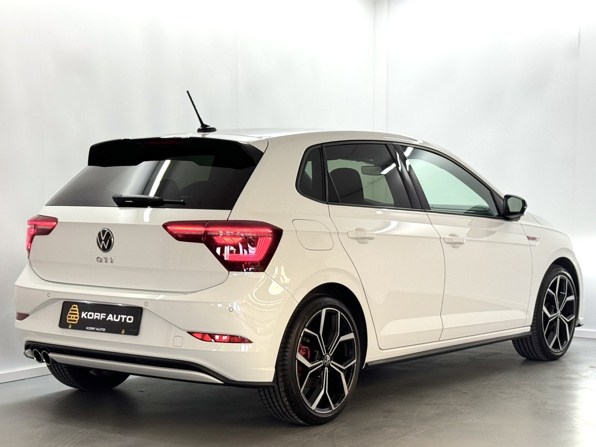 Volkswagen Polo 2.0 TSI GTI | Virtual | Stoelverw.| IQ-light, Gebruikt, 4 cilinders, Wit, Bedrijf