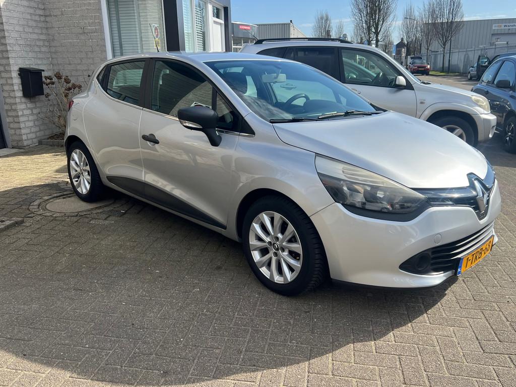 Renault Clio 0.9 TCe Authentique APK: 15-01-2027, Voorwielaandrijving, Stof, 540 kg, Origineel Nederlands