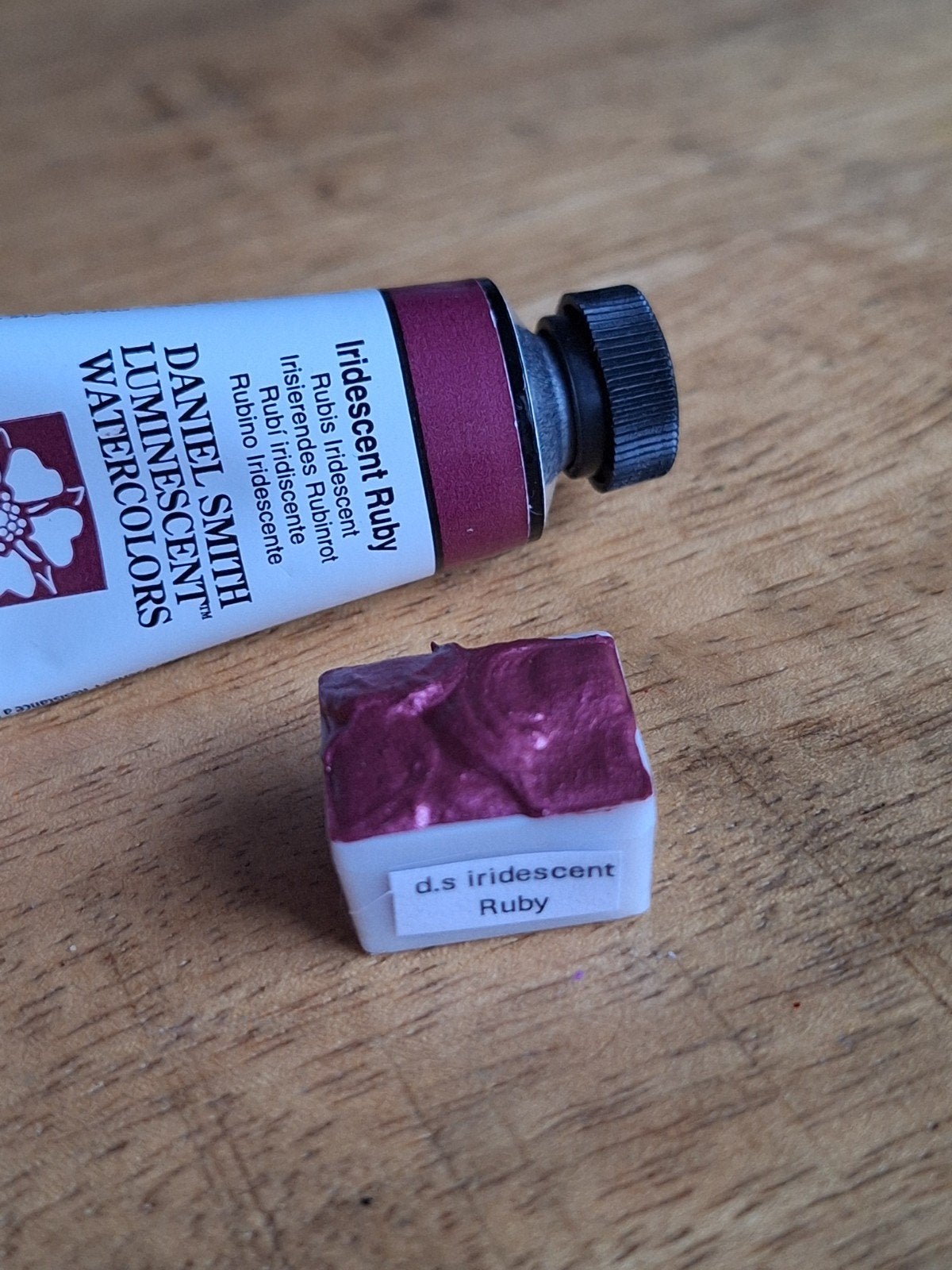 Daniel Smith Iridescent Ruby aquarelverf (½ napje), Hobby en Vrije tijd, Ophalen of Verzenden, Nieuw, Waterverf