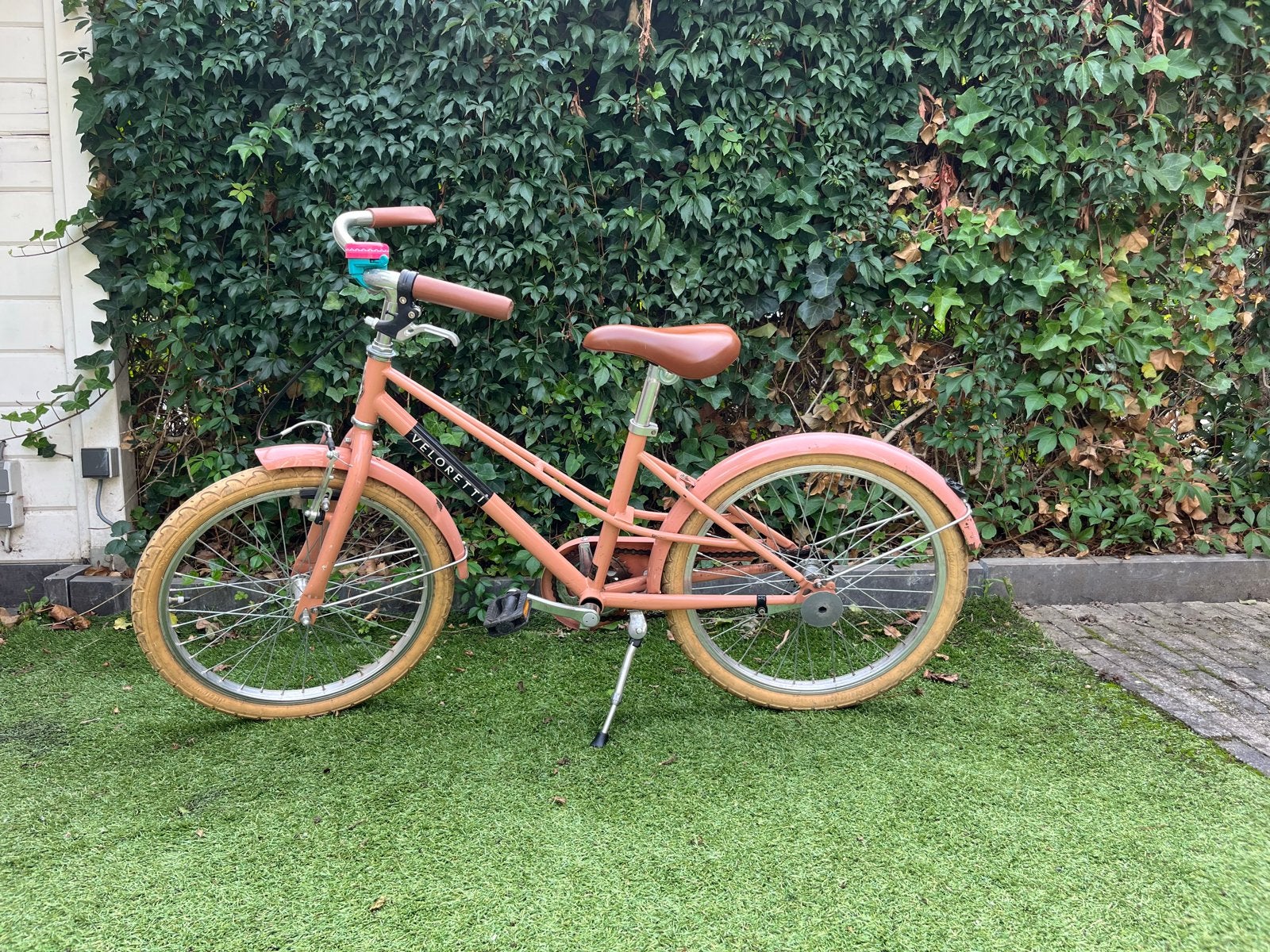 Veloretti junior meisjesfiets - Roze/Salmon, 20 inch, Fietsen en Brommers, Ophalen, Gebruikt, Velgrem, Handrem