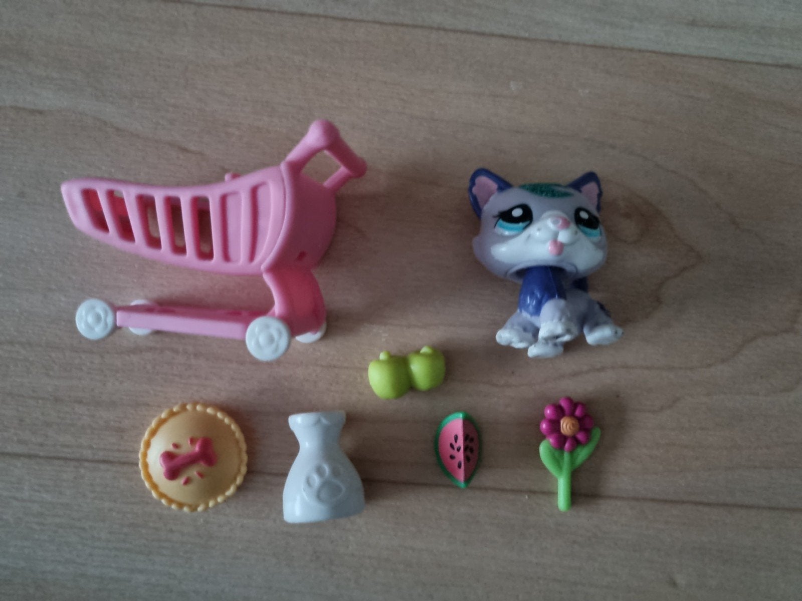 Littlest Pet Shop (LPS) husky met winkelwagen #2360, Verzamelen, Ophalen of Verzenden, Gebruikt