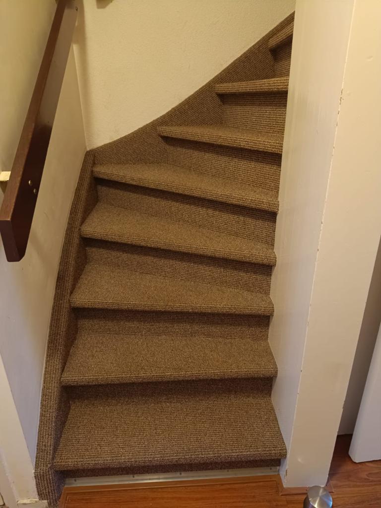 Trap Stoffering Gratis Inmeten Zonder Zichtbare Nieten, Ophalen of Verzenden, Nieuw, 75 m² of meer, Tapijt