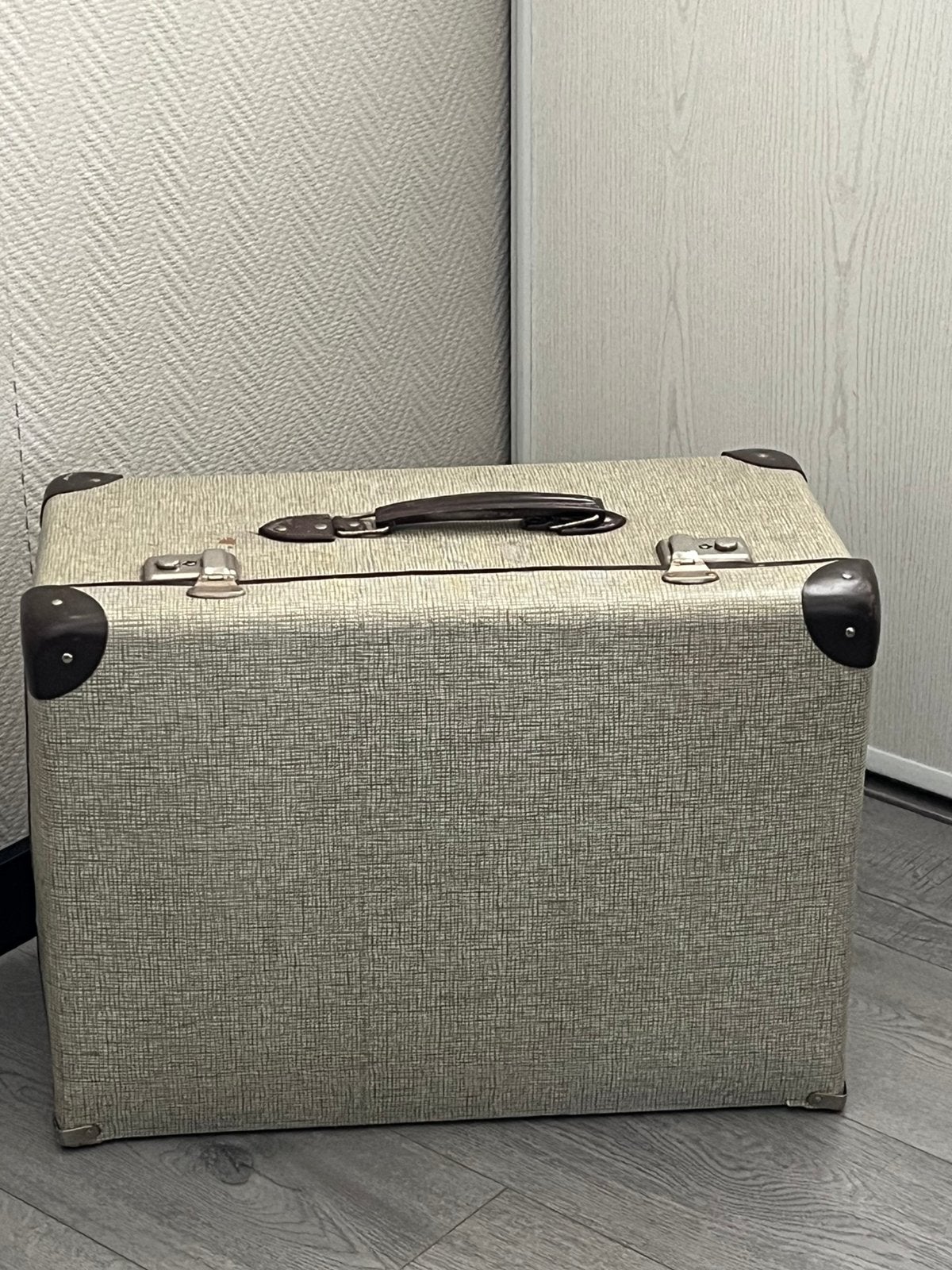 Koffer uit 1960, Ophalen, Gebruikt
