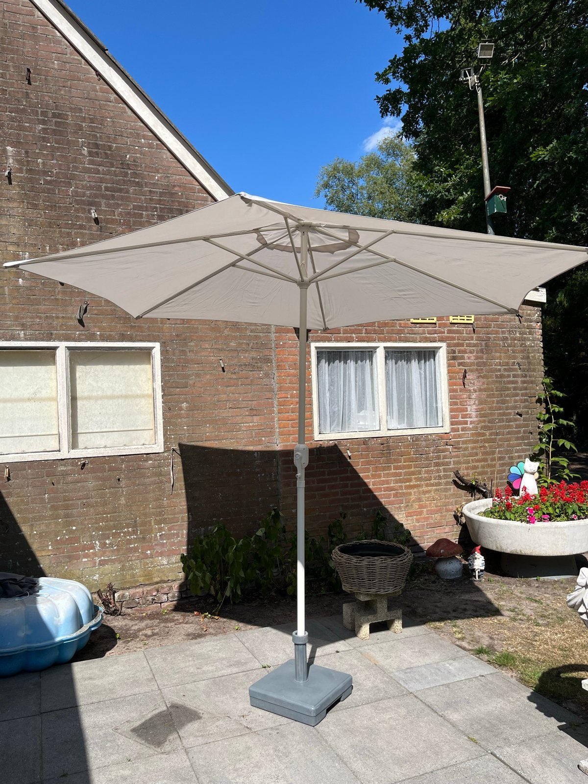 Parasol 3 meter met zware voet en hoes, Ophalen, Zo goed als nieuw, 3 tot 4 meter, Stokparasol