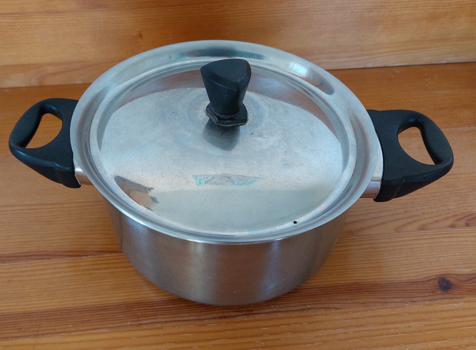Roestvrijstalen kookpan met deksel - 18 cm diameter, Gebruikt, Met deksel, Ophalen of Verzenden, Rvs