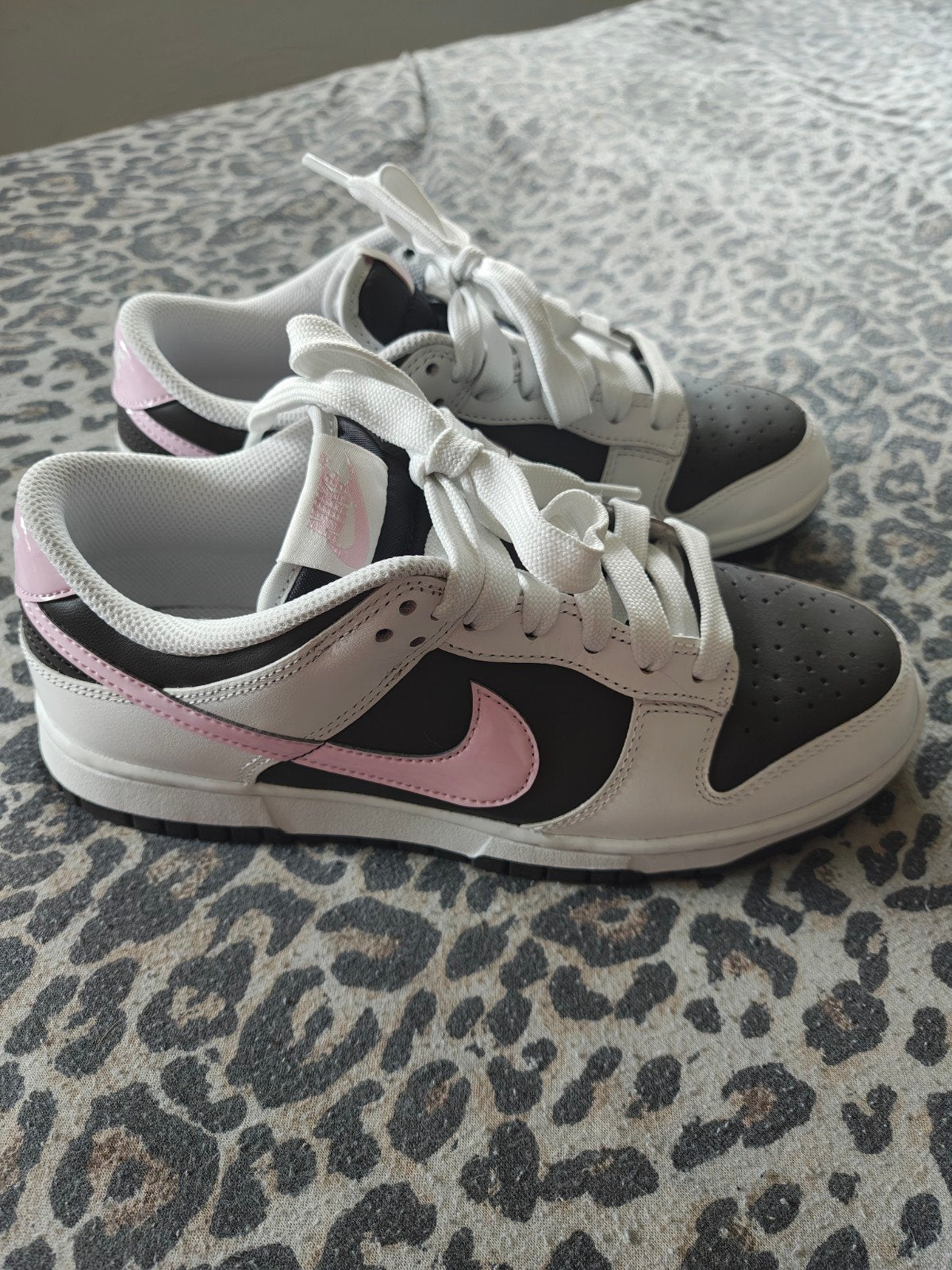 Nike Dunks, Nike, Ophalen of Verzenden, Grijs, Sneakers of Gympen
