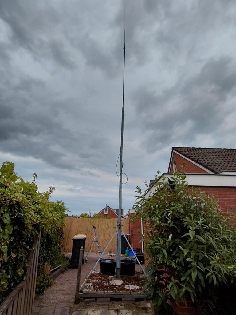Uitschuifbare Zendmast - 16m (uitbreidbaar tot 21m), Ophalen, Gebruikt, Mast