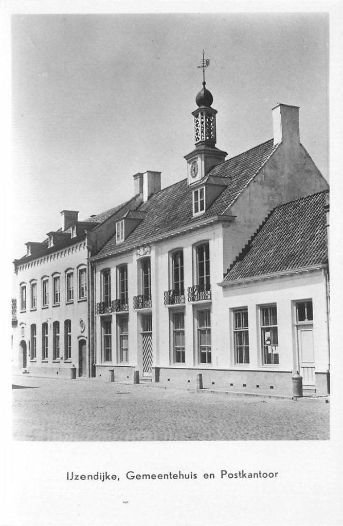 702-021-035 Ijzendijke Gemeentehuis, Verzenden, Voor 1920, Zeeland