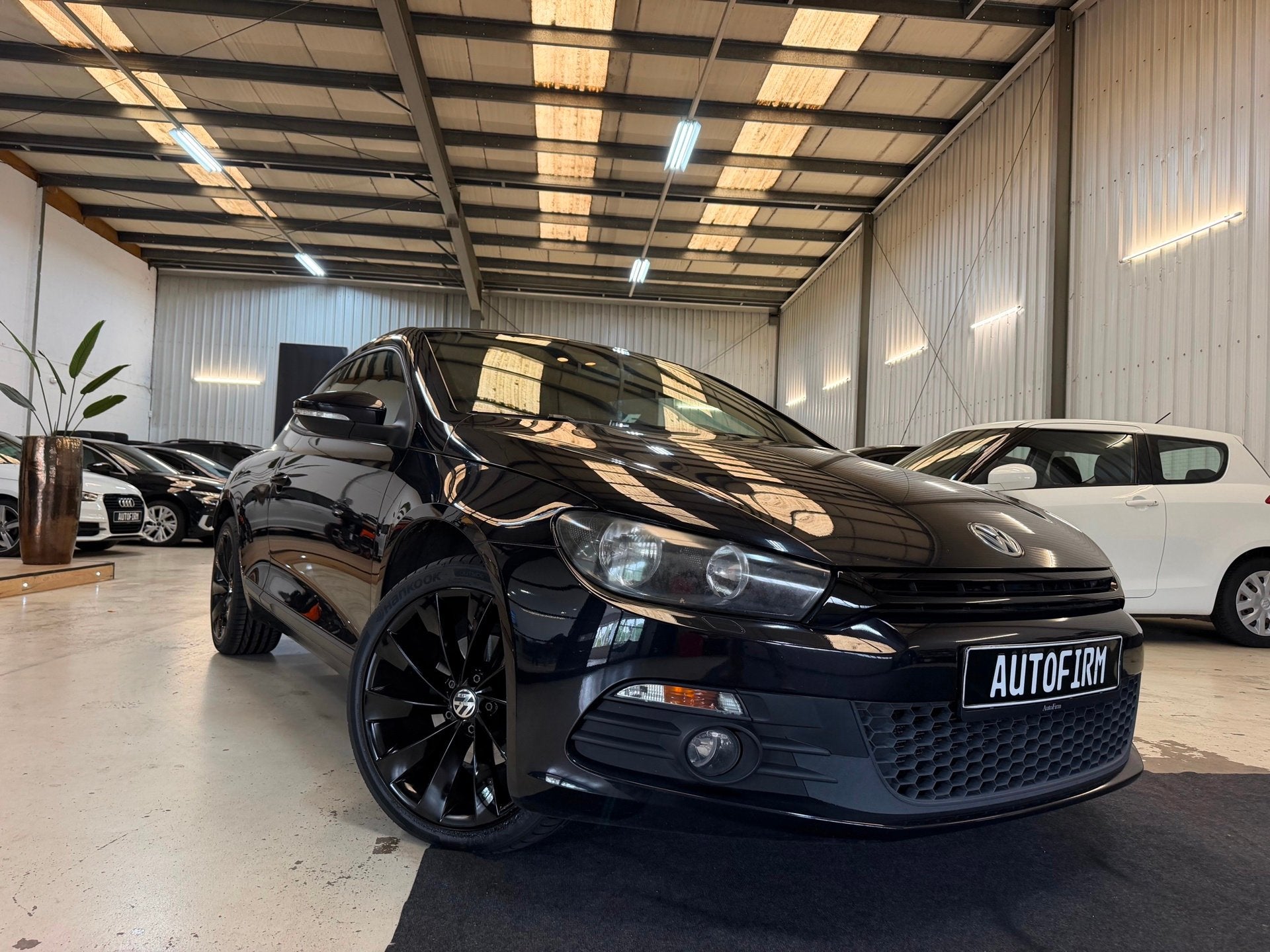 Volkswagen Scirocco 1.4 TSI 122 PK Dealer onderhouden Naviga, Auto's, Volkswagen, Voorwielaandrijving, Dealer onderhouden, Stof