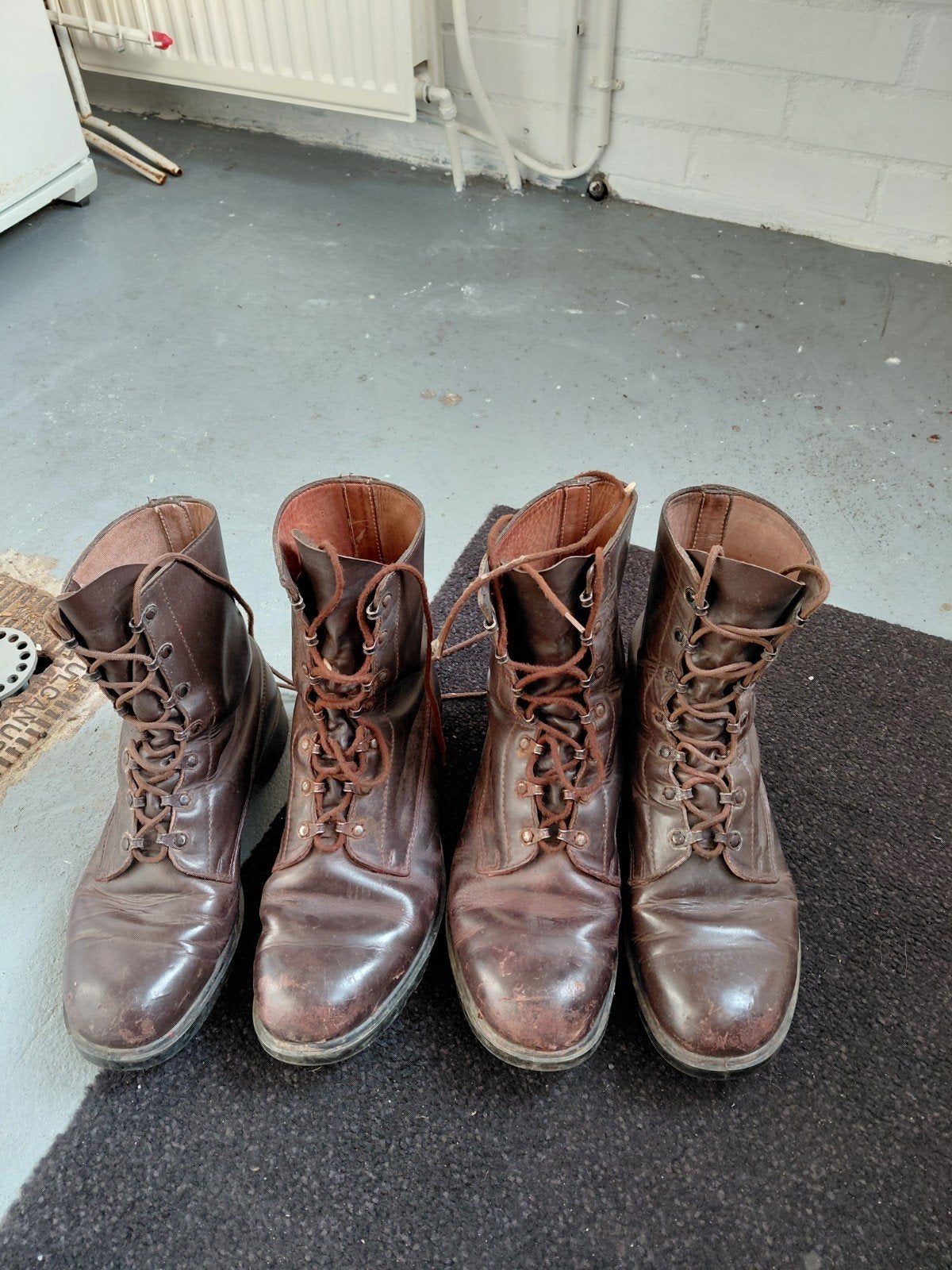 HEEL VEEL MILITAIRE NETTE HELE EN SCHONE KLEDING . 2 PAAR LE, Ophalen of Verzenden