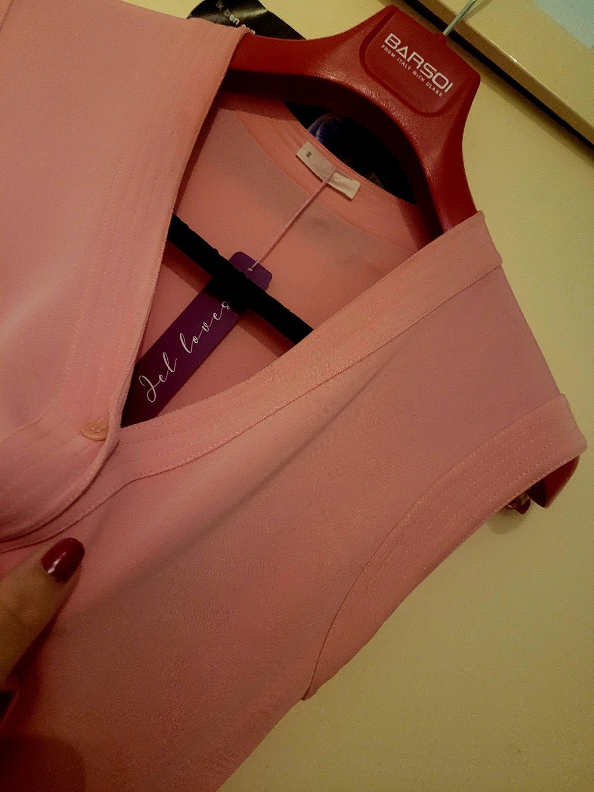 Roze jurk met knopen en split - Maat XS, Kleding | Dames, Nieuw, Ophalen of Verzenden, Jel loves, Roze