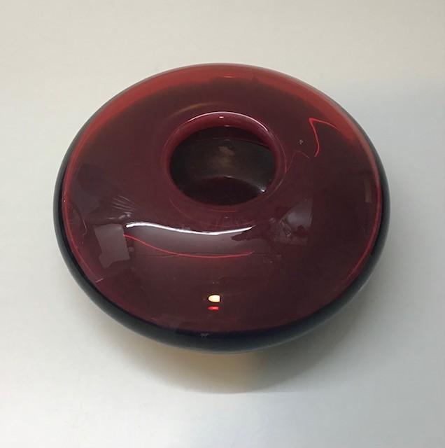 Mooie geblazen rode glazen vaas jaren 90 - Discus model, Ophalen of Verzenden, Minder dan 50 cm, Rood, Glas