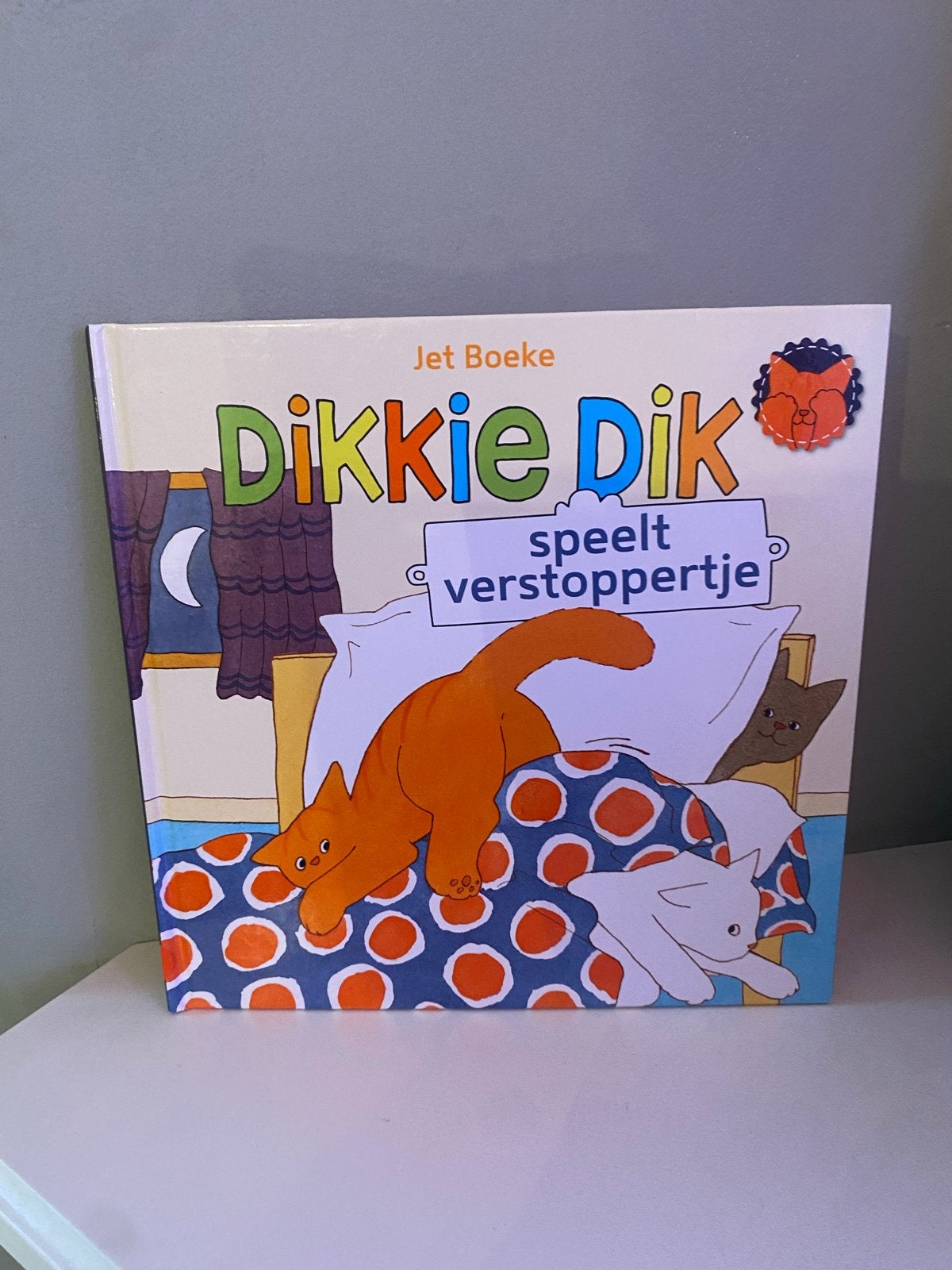 Dikkie Dik speelt verstoppertje - Jet Boeke, Boeken, Ophalen of Verzenden, Zo goed als nieuw, 1 tot 2 jaar