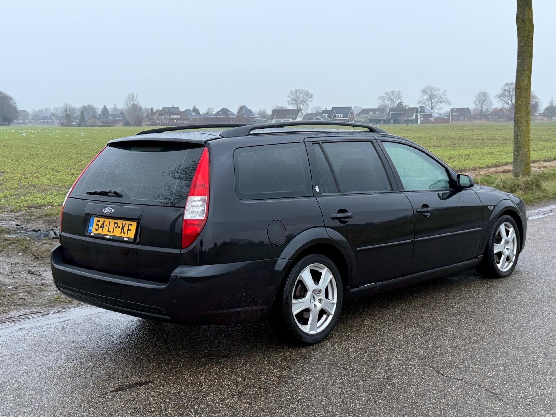 Ford Mondeo Wagon 2.5 V6 Ghia APK 07-2026 Airco NAP Leder, Beige, Zwart, 170 pk, Euro 4