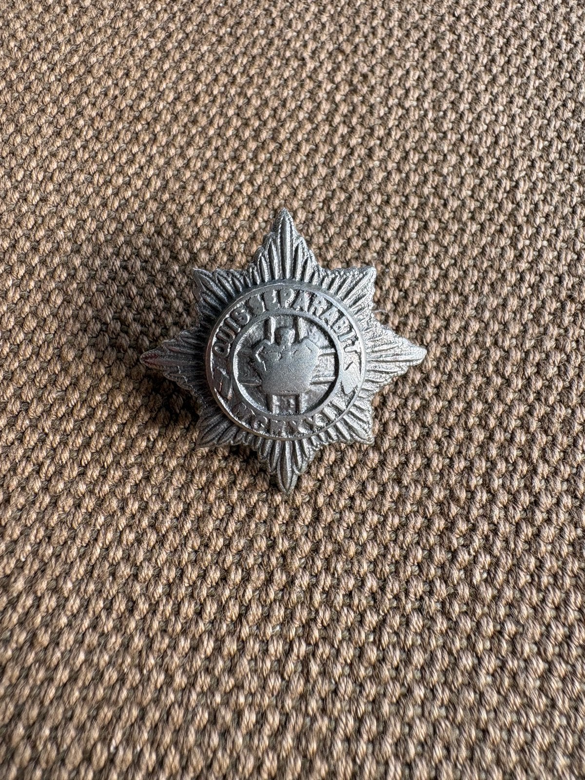 4th/7th royal dragoon guards collar dog wo2, Ophalen of Verzenden, Zo goed als nieuw, Overige materialen