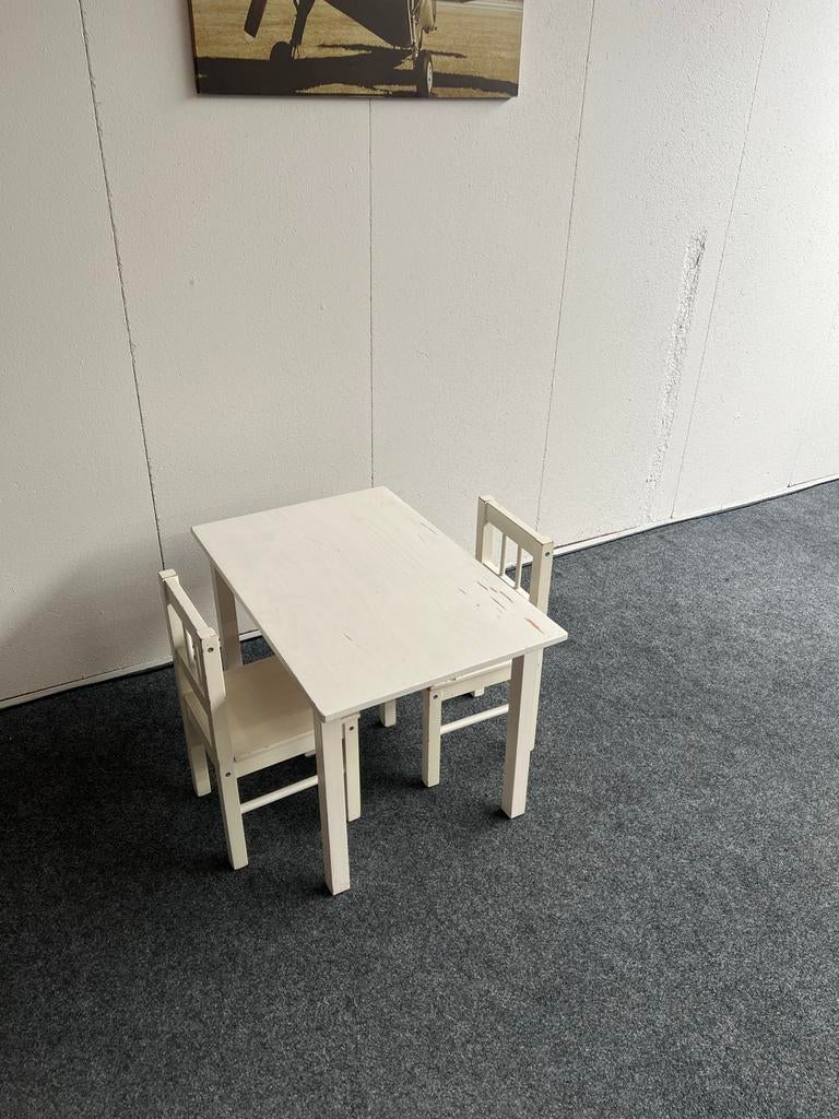 Setje kindertafel speel tafel en twee kinderstoeltjes, Kinderen en Baby's, Kinderkamer | Tafels en Stoelen, Ophalen, Gebruikt