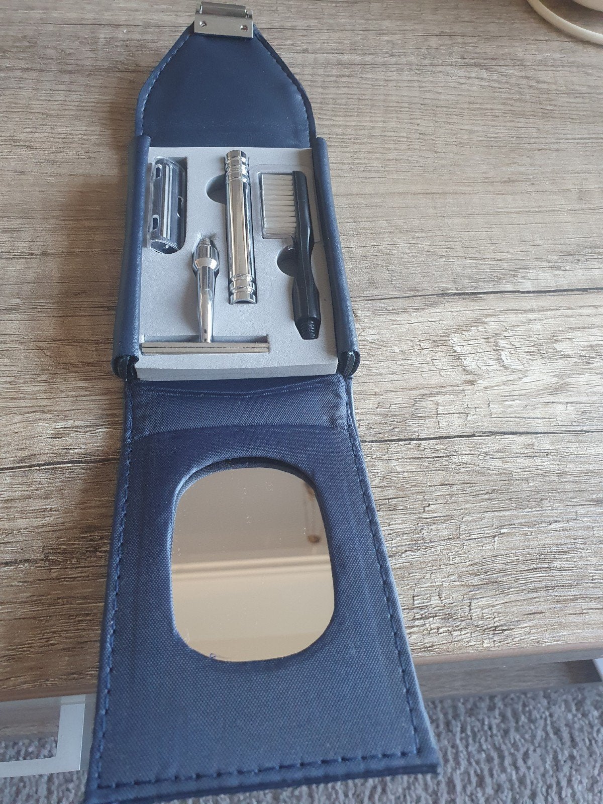 Reis scheerset in etui met spiegel, Ophalen of Verzenden, Nieuw, Overige typen