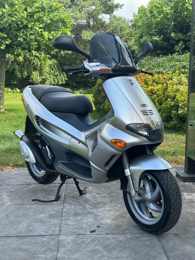 ⭐️Gilera runner 50cc Darkdream Z.G.A.N. 5000km⭐️, Fietsen en Brommers, Scooters | Piaggio