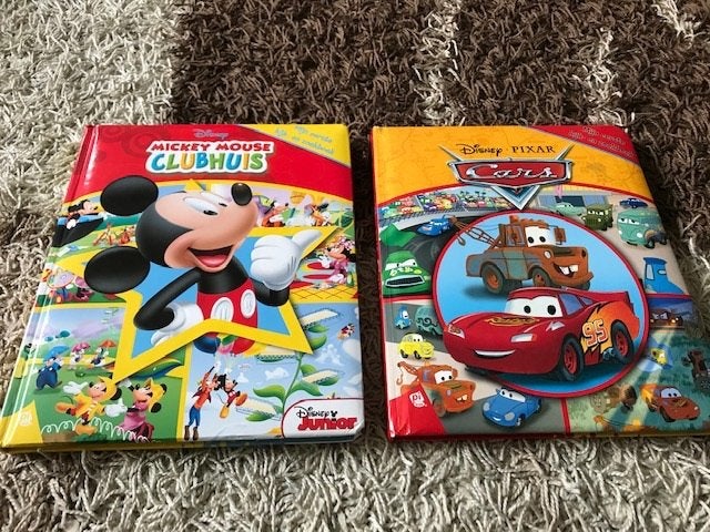 Kijk en zoekboek cars en mickey mouse. Zgan, Ophalen of Verzenden, Zo goed als nieuw