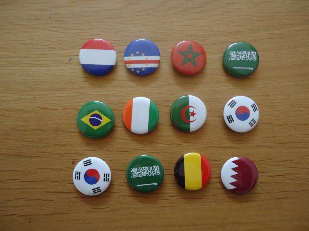 DEKAMARKT BUTTONS, Dekamarkt, Ophalen