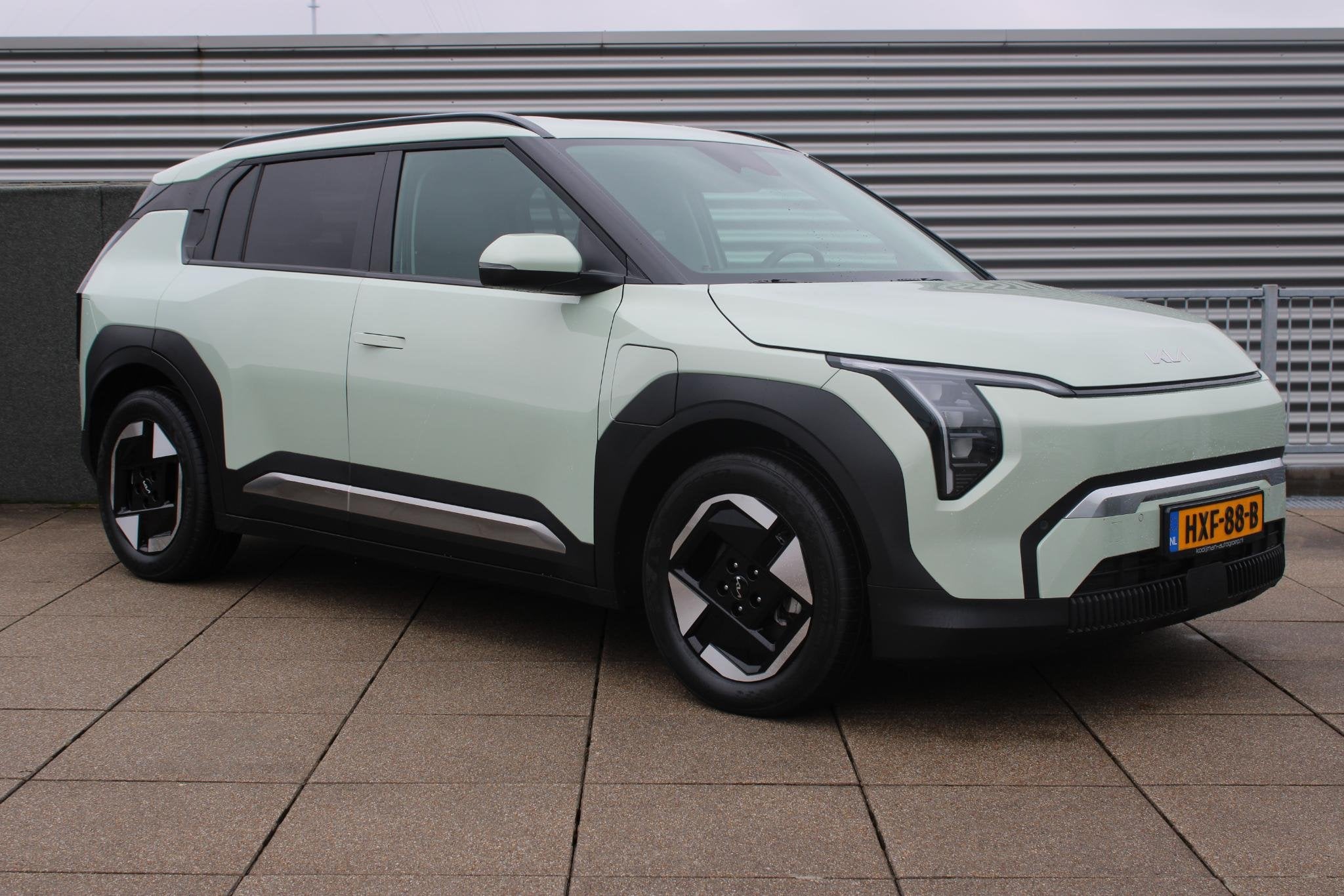 Kia EV3 Plus 81.4 kWh Stuur+Stoel verwarming / Navigatie / C, Stof, Origineel Nederlands, 204 pk, 1000 kg