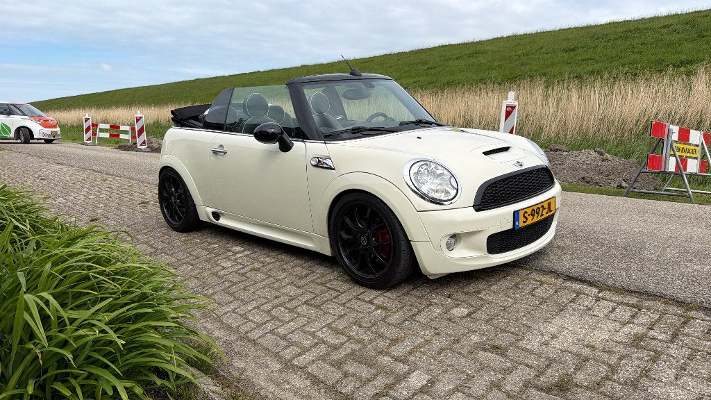MINI Cooper S Cabrio 1.6 174 PK, R57, handges. Pepper White, Voorwielaandrijving, Zwart, 4 cilinders, Cabriolet