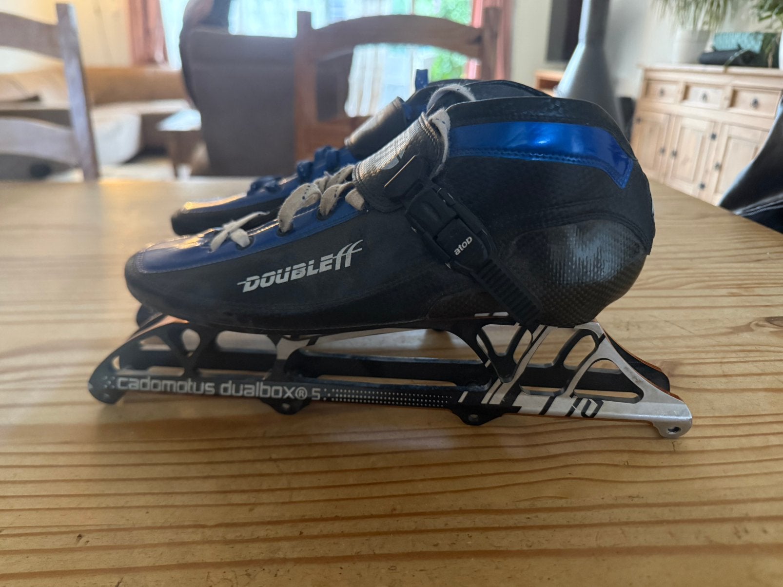Double ff skeelerschoenen maat 43 + cadomotus duo box 4X110, Ophalen of Verzenden, Zo goed als nieuw, IJshockeyschaatsen, Overige merken
