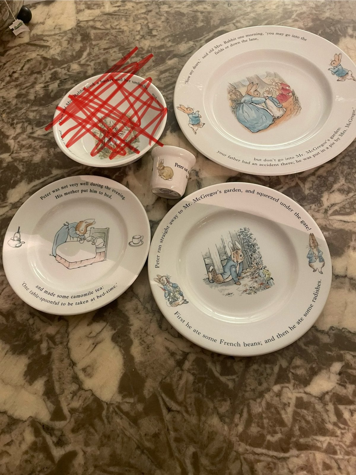 Beatrix Potter Peter Konijn servies 4 stuks, Overige merken, Klassiek, Ophalen of Verzenden, Zo goed als nieuw